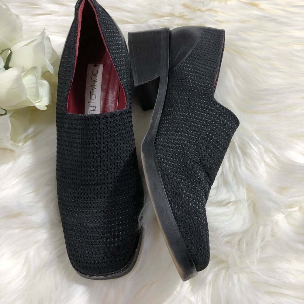 Donald J Pliner black slip on shoes. 7.5M